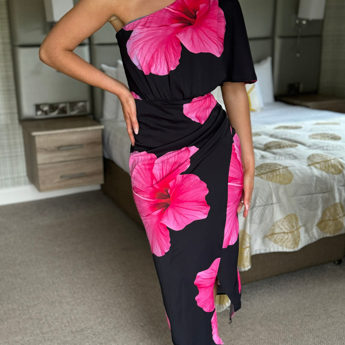 pink dress with black flowers Millie & Floral One Shoulder Midi 20% Haggar H26 Men's Stretch %0D%0A*%20If%20you%20are%20between%20two%20sizes%20the%20larger%20one%20is%20recommended Color:Gold & Black