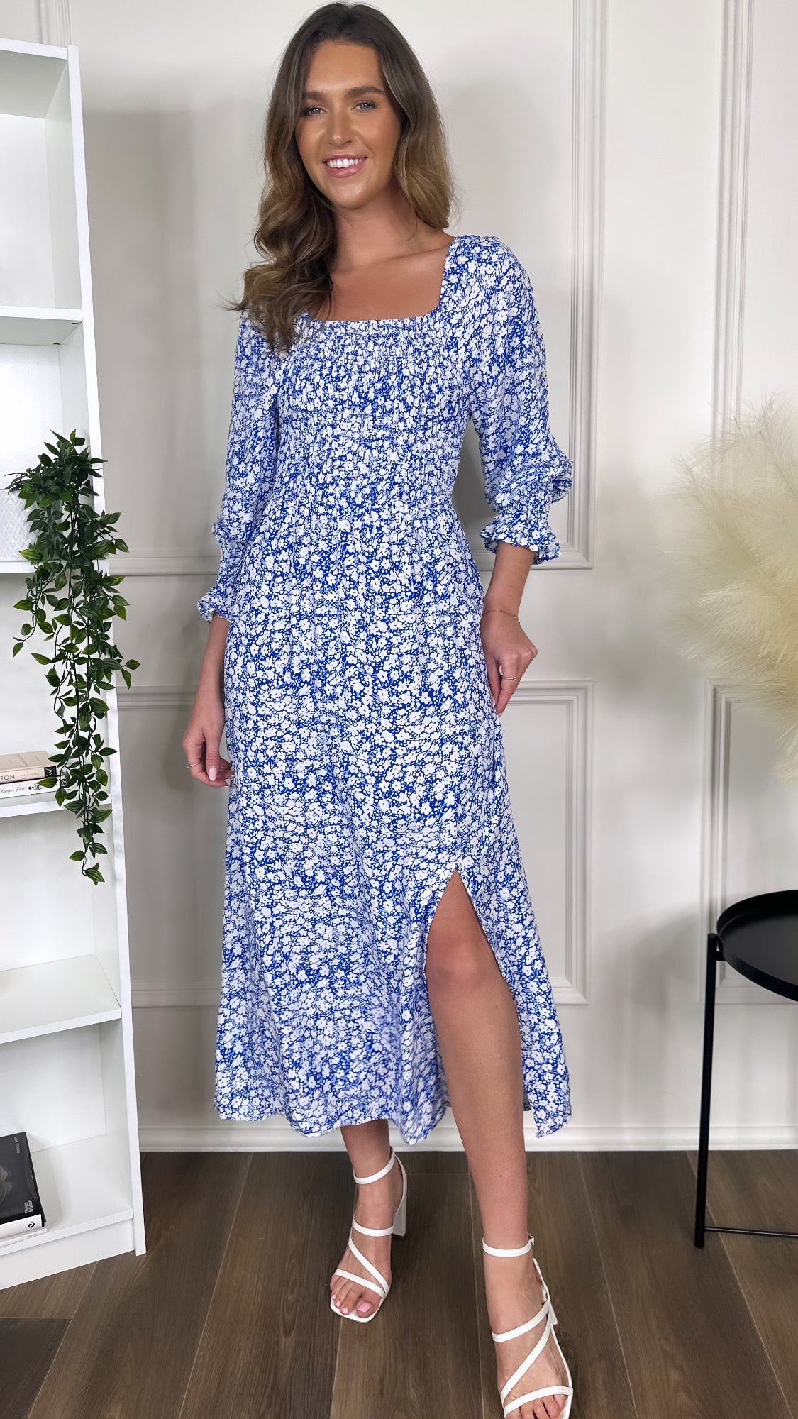 Yalena Blue & White Floral Square Neck Midi Dress – Get That Trend