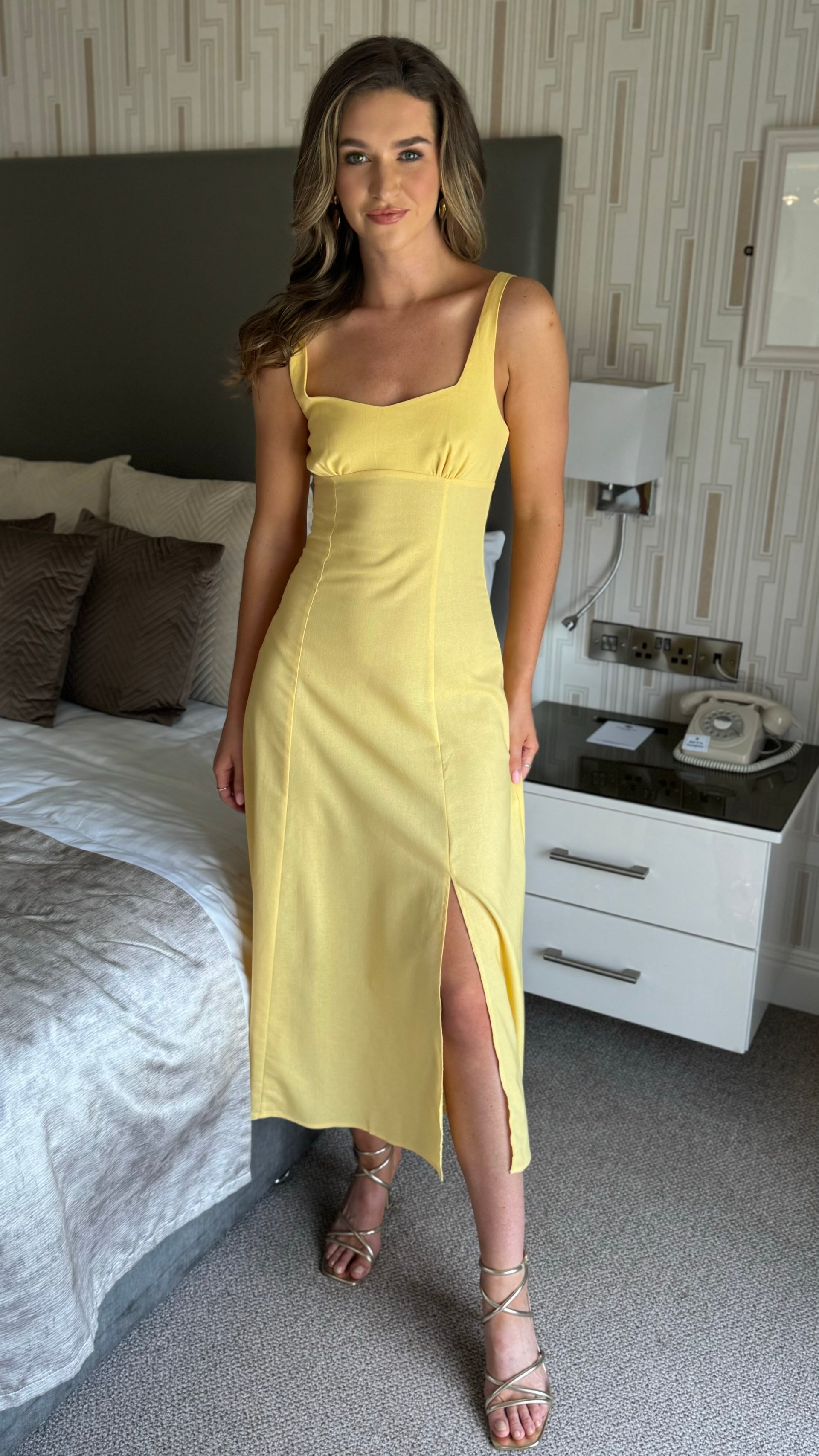 Ramona Yellow Square Neck Sleeveless Midi Dress – Get That Trend