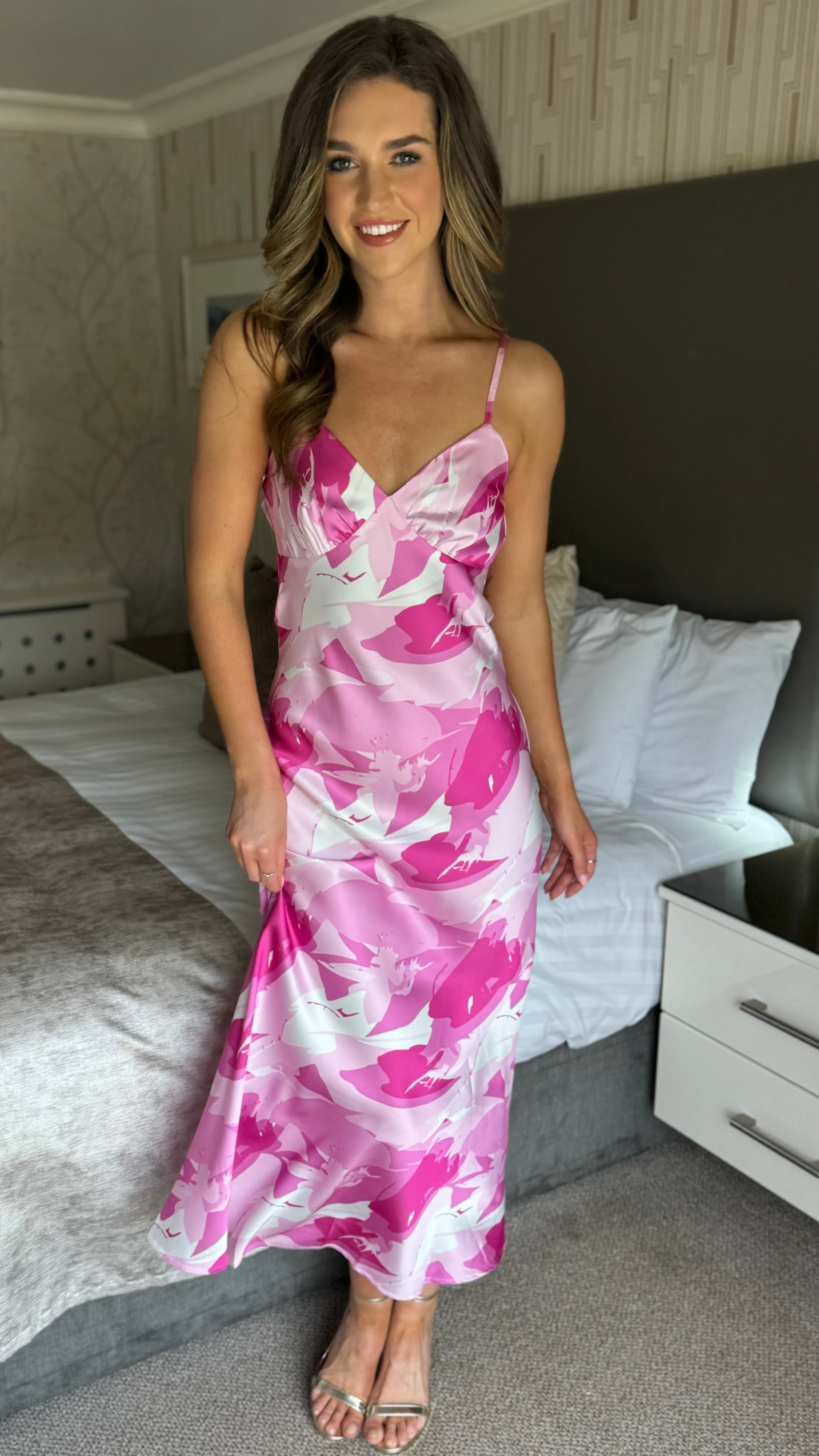 Una Pink Sweetheart Cami Strap Printed Satin Midi Dress – Get That