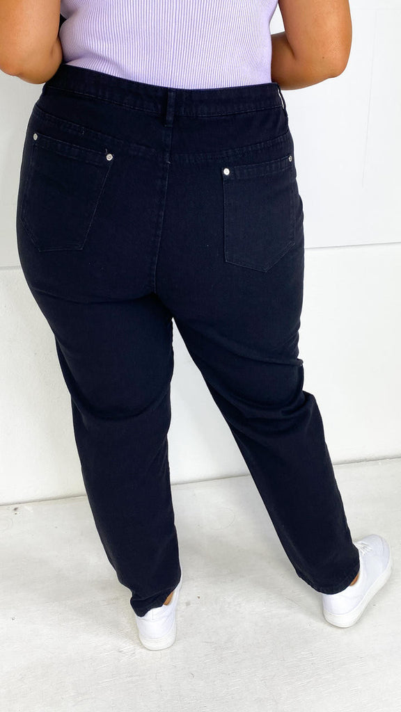 Get That Trend Wednesdays Girl Curve Mom Jeans in Black Wash